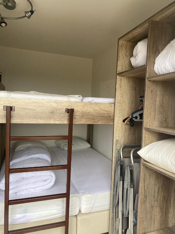 Appartement Met Zeezicht, Zwembad & Garage オステンド エクステリア 写真