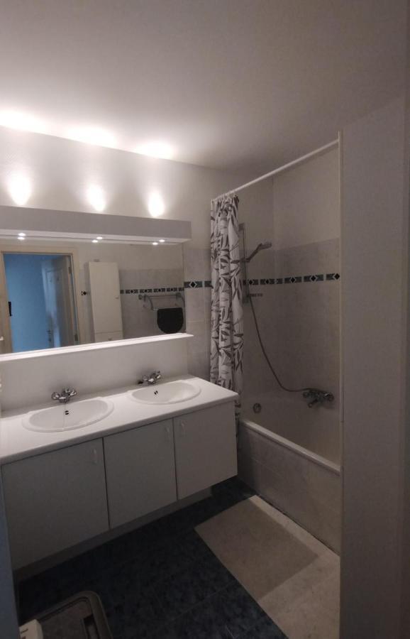 Appartement Met Zeezicht, Zwembad & Garage オステンド エクステリア 写真