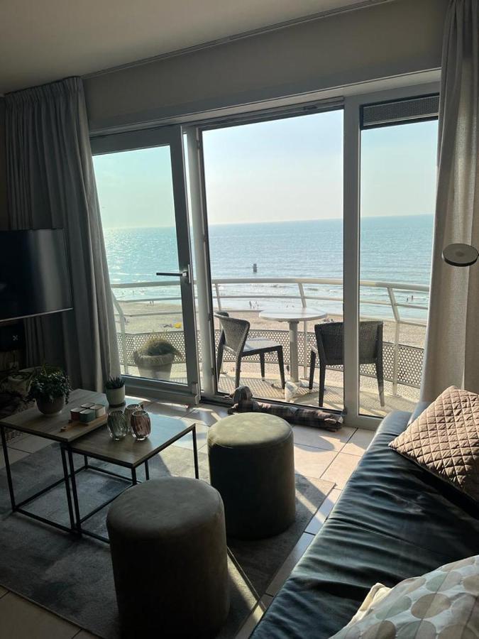 Appartement Met Zeezicht, Zwembad & Garage オステンド エクステリア 写真