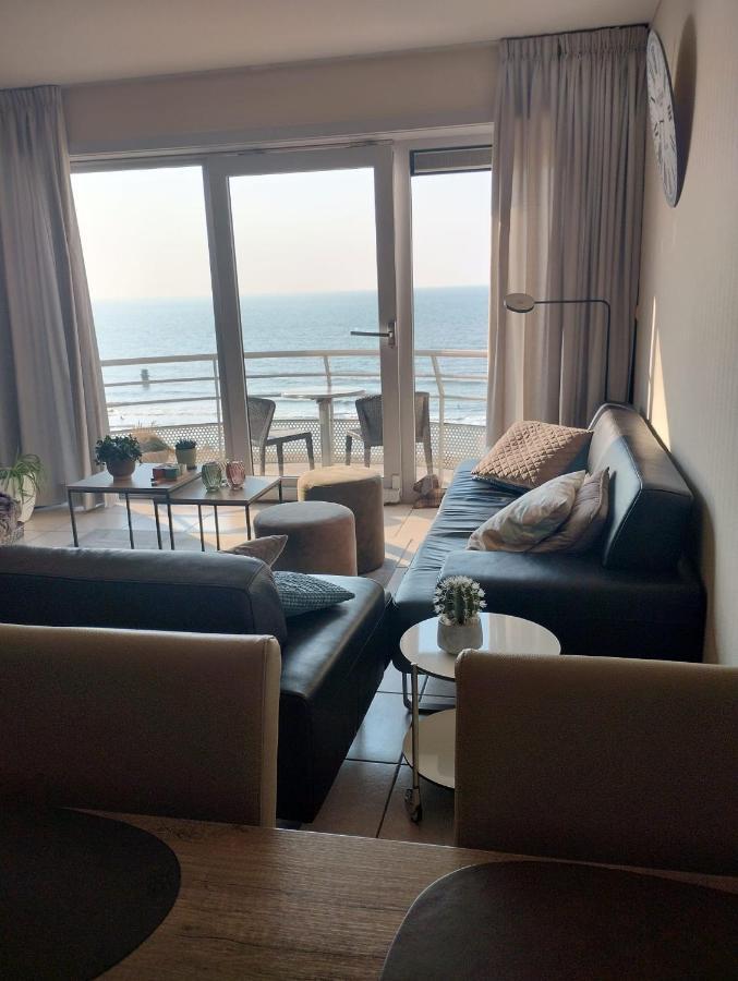 Appartement Met Zeezicht, Zwembad & Garage オステンド エクステリア 写真